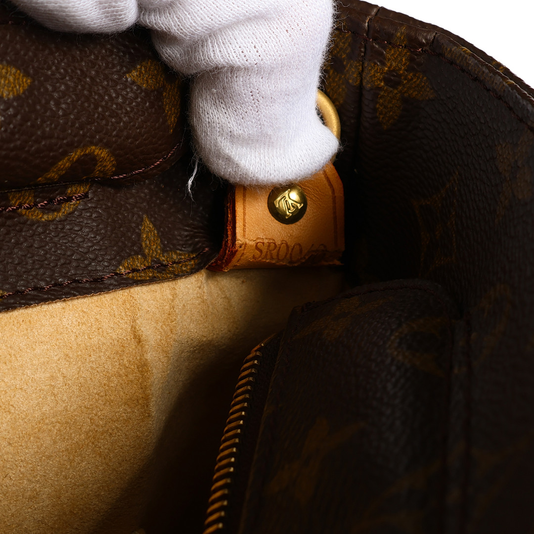 LOUIS VUITTON. Monogram Canvas 'Luco' Bag. Frankrig.