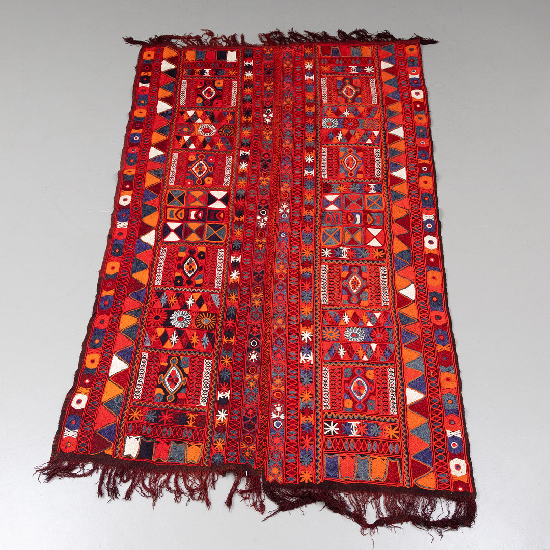 TÄCKE/TEXTIL, Kurdisk Suzani, ull.