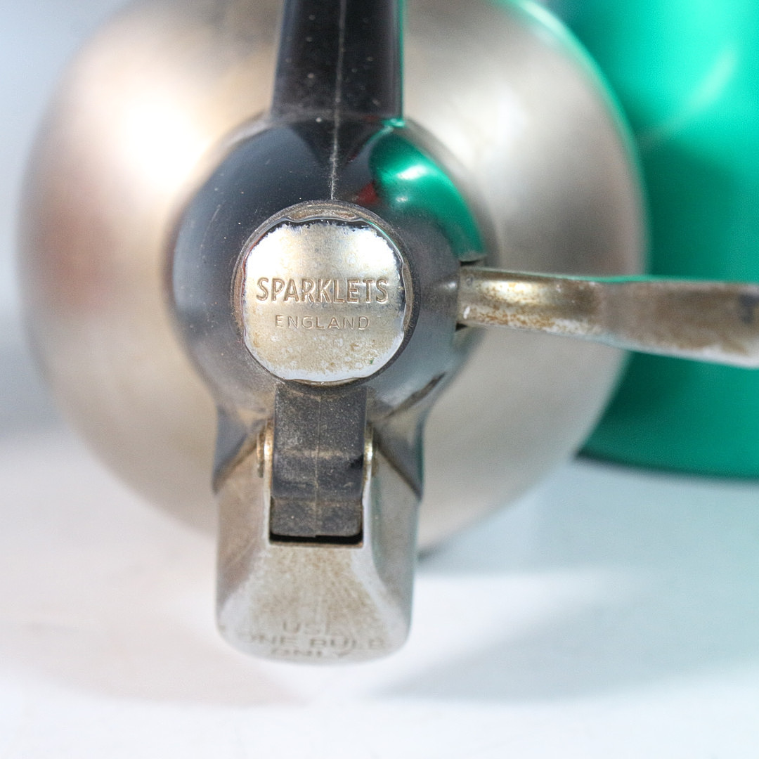 4 Sodasiphons u.a. aus Deutschland, Österreich und England von den Marken kayser, Heimsyphon und BOC.