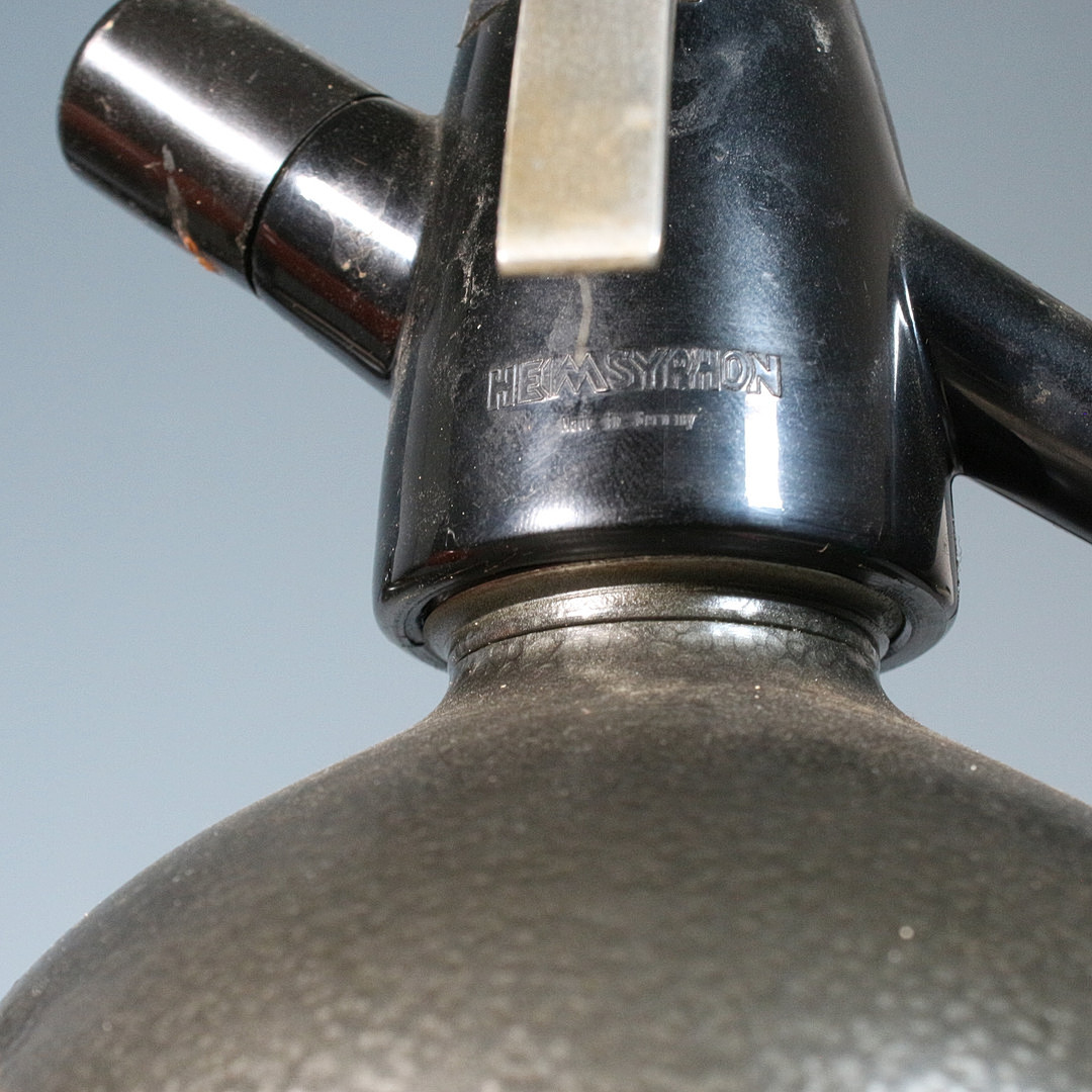 4 Sodasiphons u.a. aus Deutschland, Österreich und England von den Marken kayser, Heimsyphon und BOC.
