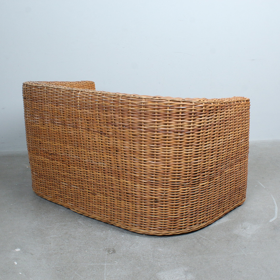 Paar Lounge-Sessel und ein Sofa im Michael-Taylor-Stil aus geflochtenem Rattan.