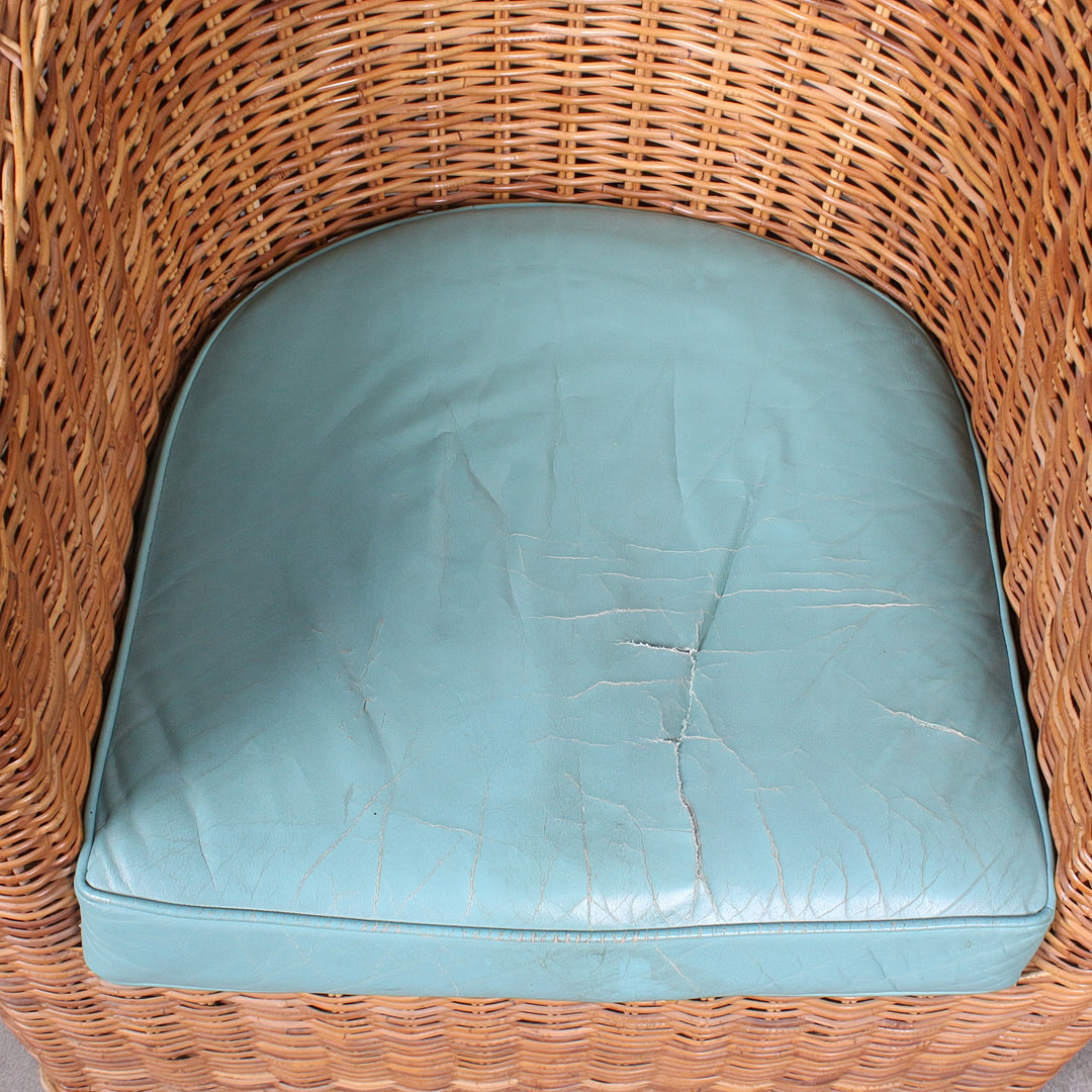 Paar Lounge-Sessel und ein Sofa im Michael-Taylor-Stil aus geflochtenem Rattan.