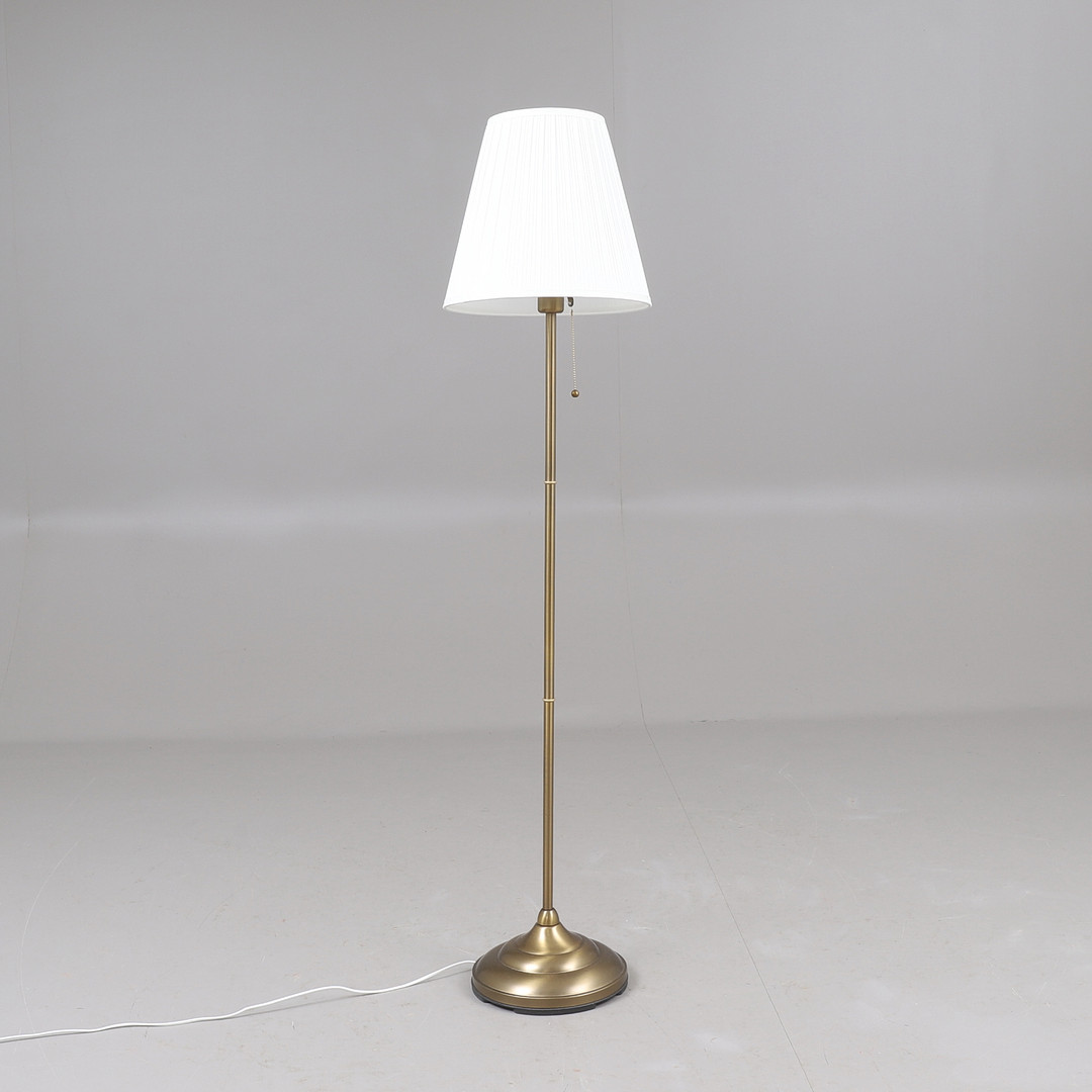 GOLVLAMPA, metall, Ikea, 19/2000-tal.