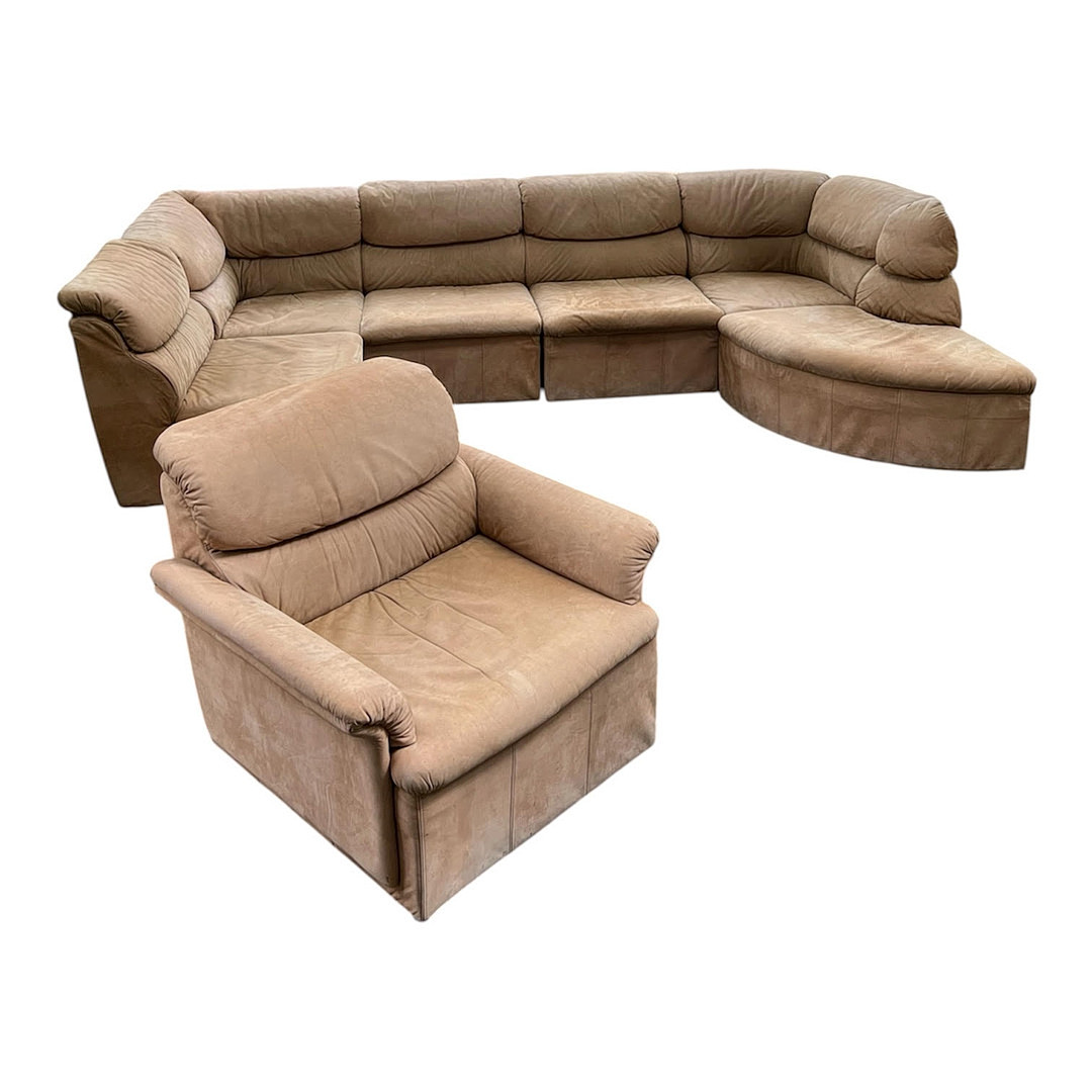 OLE CLEMMENSEN. Ole Clemmensen, Für Laauser International 6-teiliges Modulsofa / Sitzlandschaft mit Sessel der 1970er, Leder.