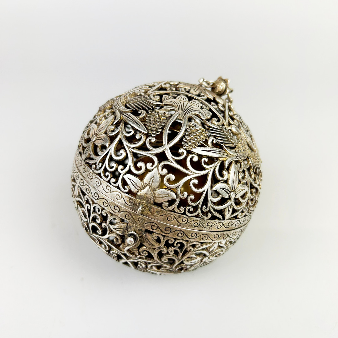 CHINESE WHITE METAL POMANDER.