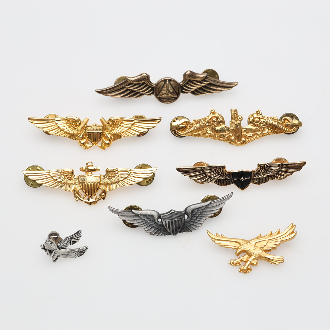 FLYGFÖRARMÄRKEN 8 stycken.