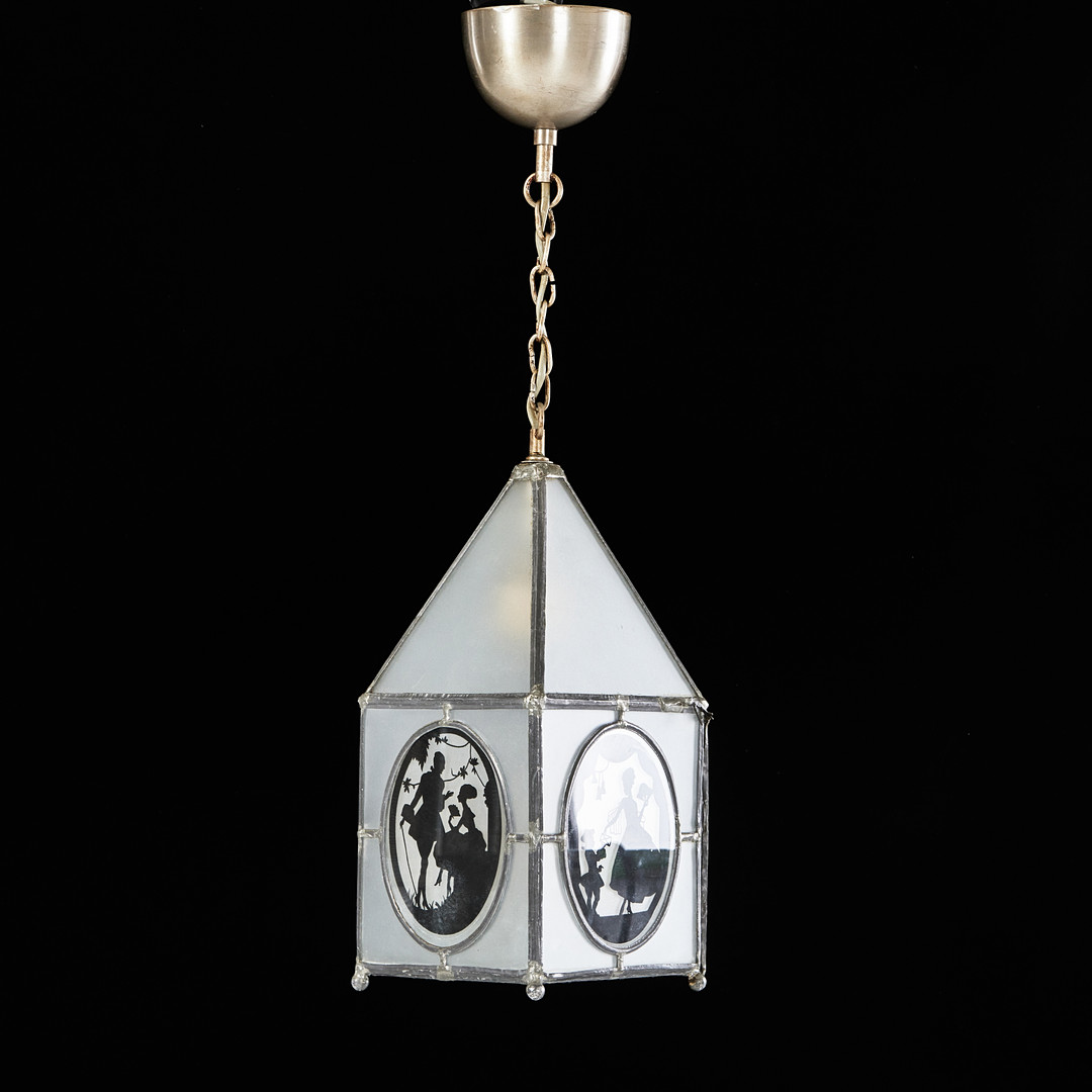 TAKLYKTA, blyinfattad, 1930-tal, frostade glas, medaljonger med siluetter.