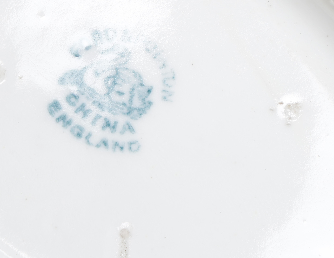A COLELCTION OF CRESTED CHINA TO INCLUDE WILLIAMS, HEATHCOTE, ARCADIAN ETC (QTY).
