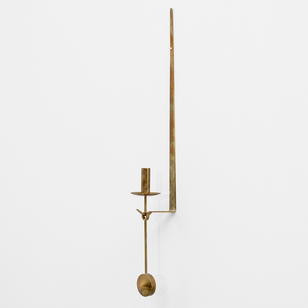 PIERRE FORSSELL. Vägglampett/Pendel, mässing, nr: 71, signerad för Skultuna, 1997.