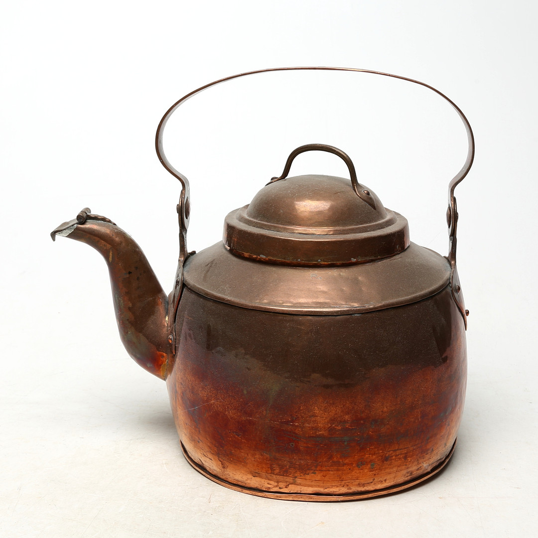 SERVERINGSPANNA, koppar, med mustaschfäste, signerat handtag, sannolikt 1900-tal.