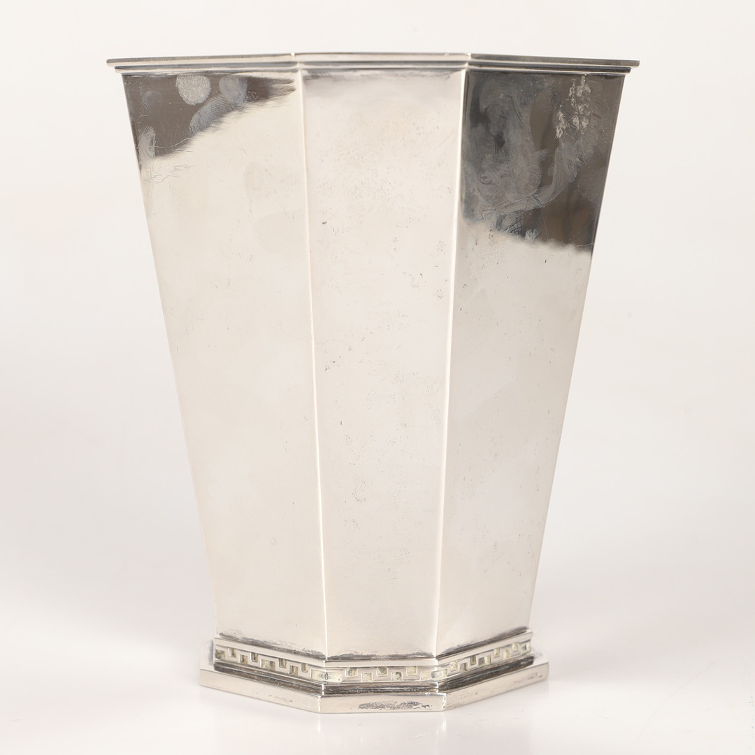 HELGE LINDGREN. Vas, silver, K Anderson, Stockholm, 1943.