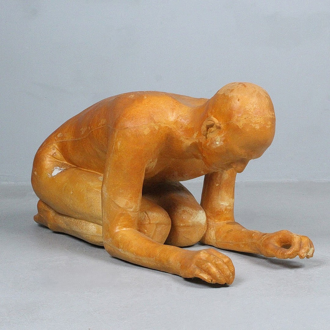CLAUDIA ROGGE. (bk). Skulptur aus Polyurethan, aus der Installation 'mob il 2', 2003, Auflage von 66 Exemplaren.