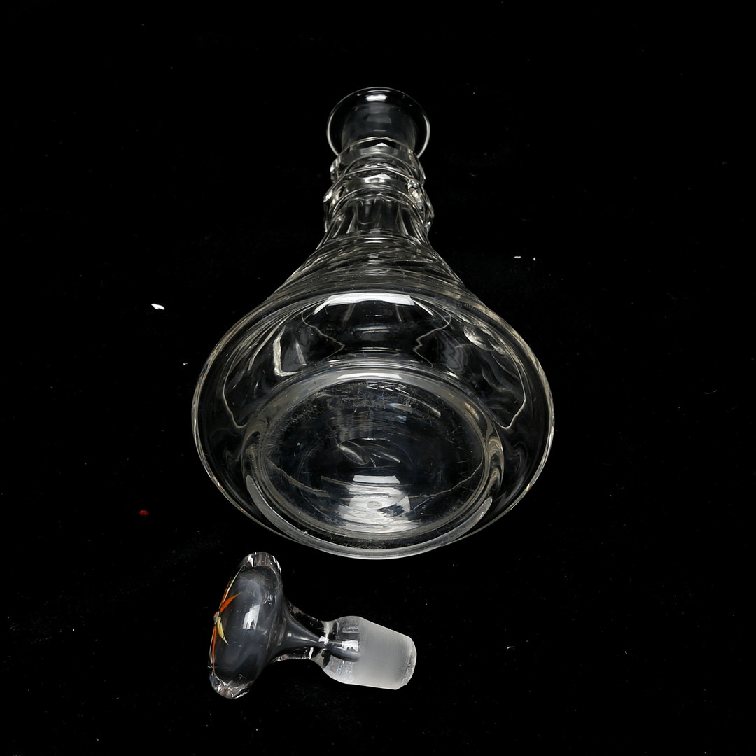 KARAFF med propp, glas.