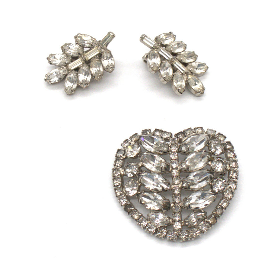 VINTAGE HERZBROSCHE MIT LORBEEROPTIK CLIPS IM SET.