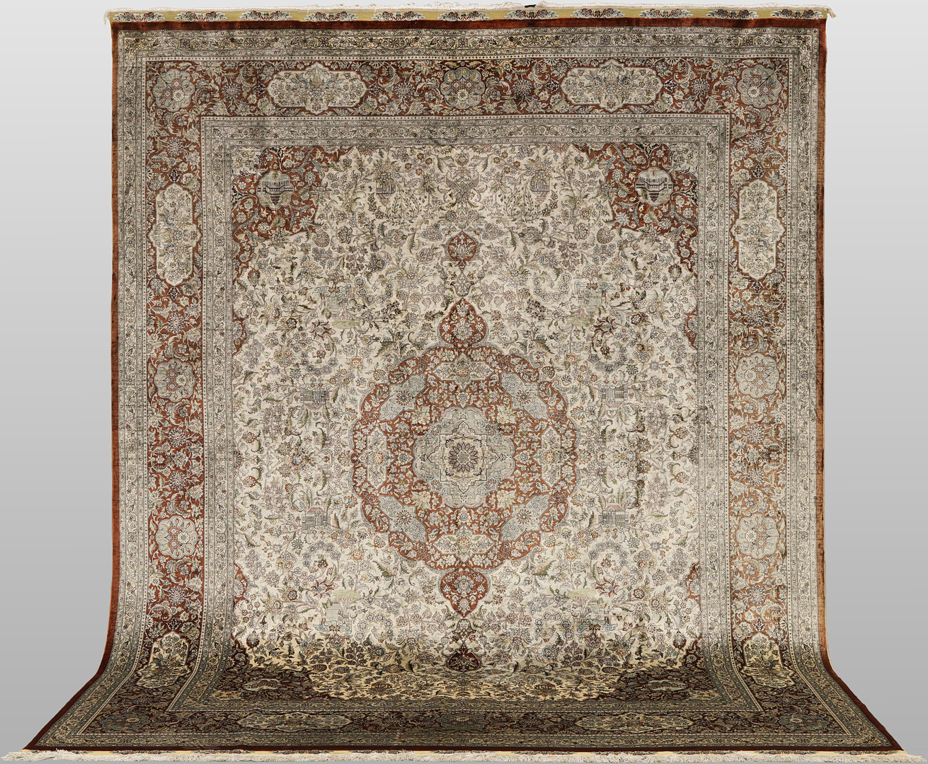 MATTA. Figural Silke, Orientalisk, ca 1.000.000 knutar/kvm, silkesvarp, 315 x 247 cm.