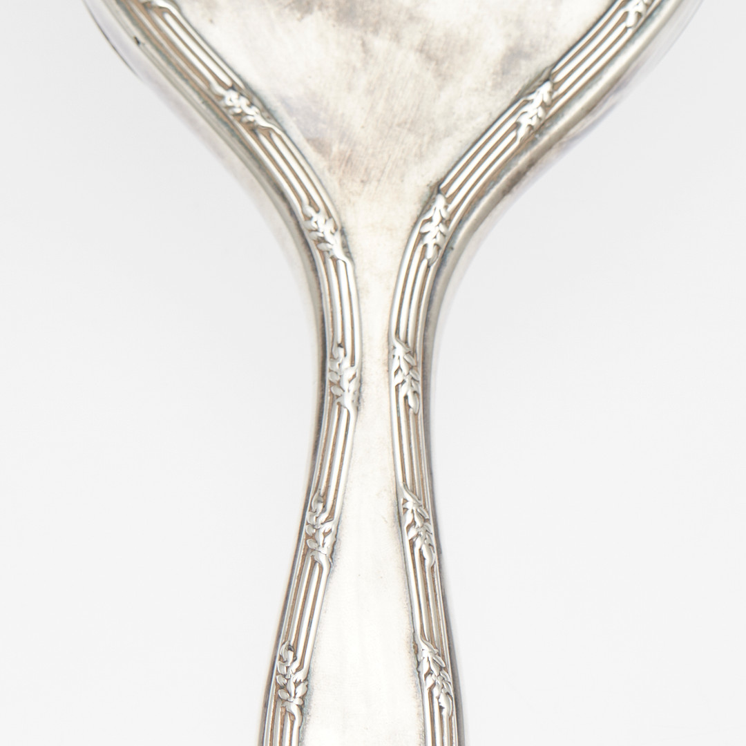 Wohl Charles Henry Dumenil, Frisierset im Modern Style / Spiegel & Bürste, 925er Silber, ca. 1916, London, England. (2).