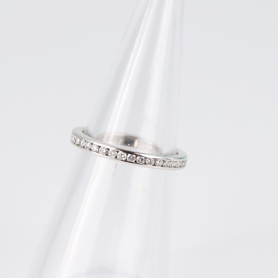 TIFFANY & CO DIAMOND FULL ETERNITY RING.