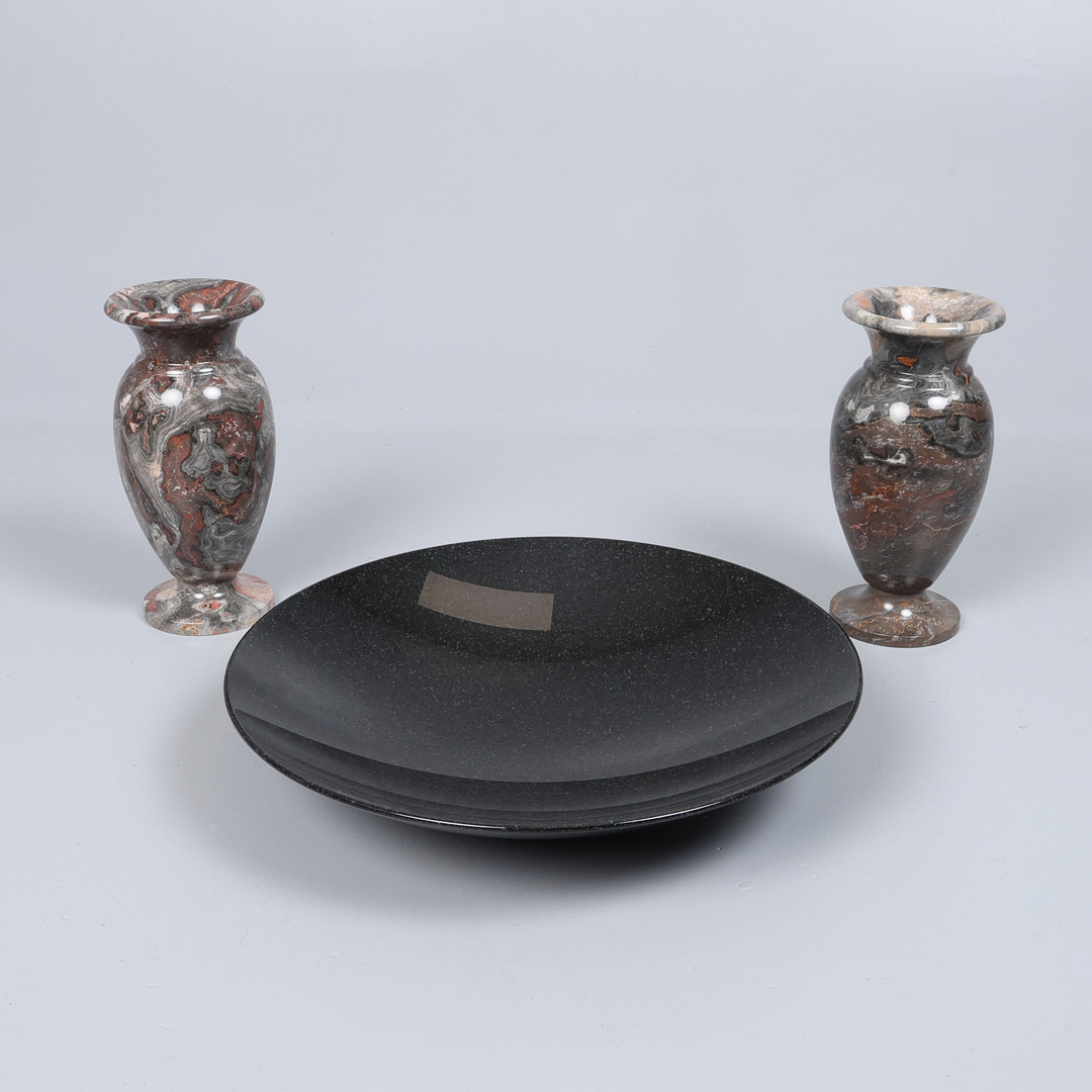 PAIR OF MARBLE BALUSTER VASES AND A GRANITE FRUIT BOWL. (3).