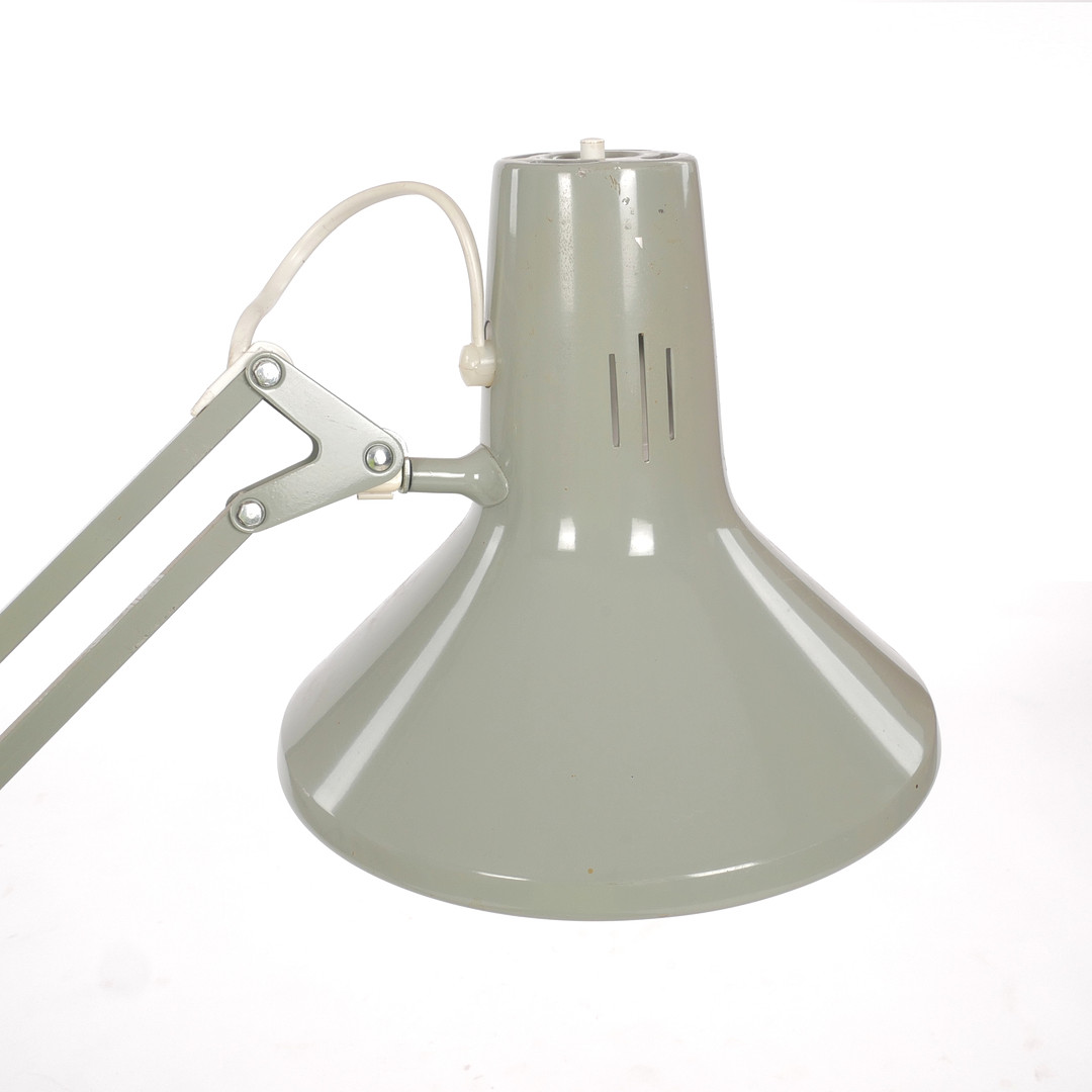JAC JACOBSEN. SKRIVBORDSLAMPA/ARKITEKTLAMPA, Luxo L-1P, grålackerad metall, 1970-tal.