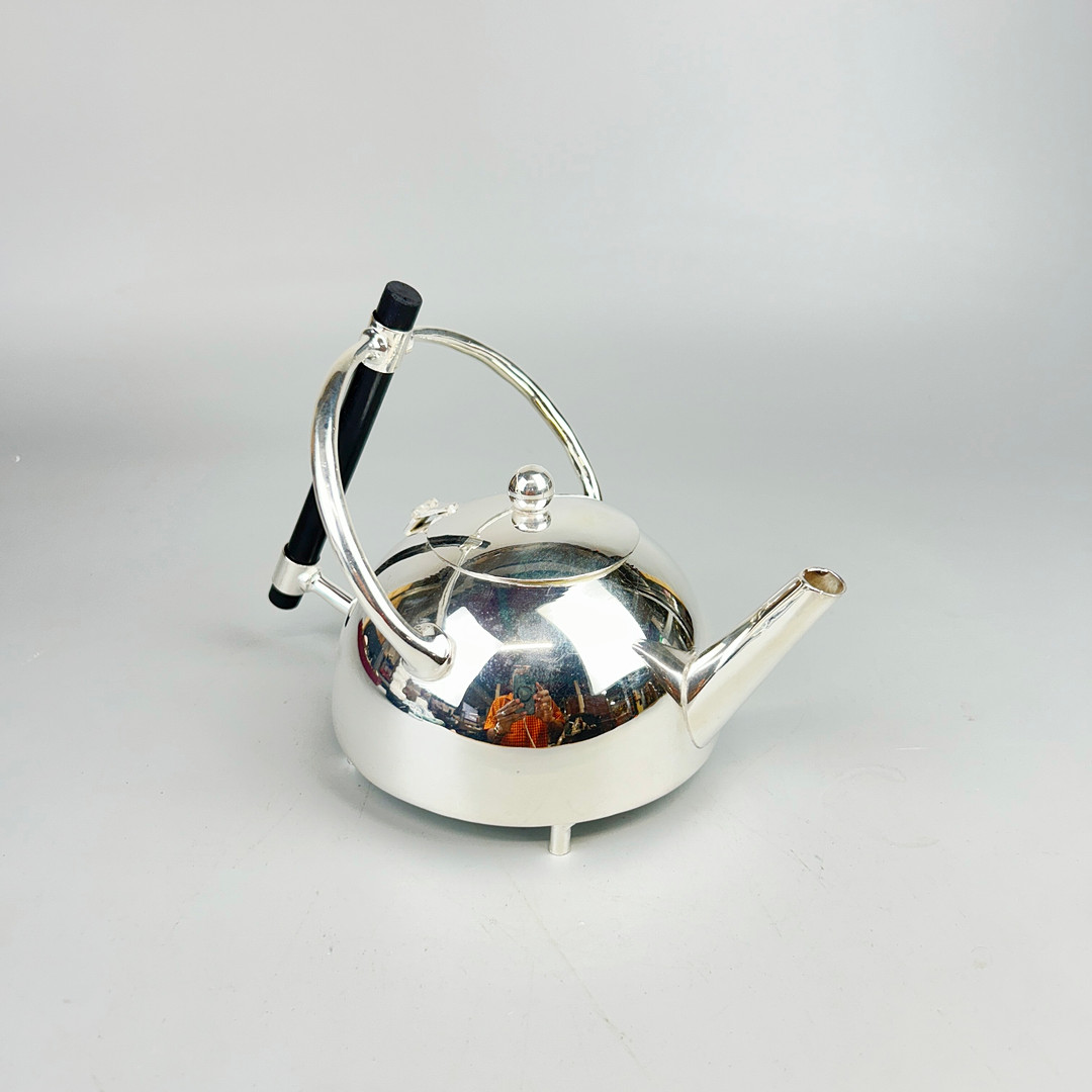 DRESSER STYLE TEAPOT.