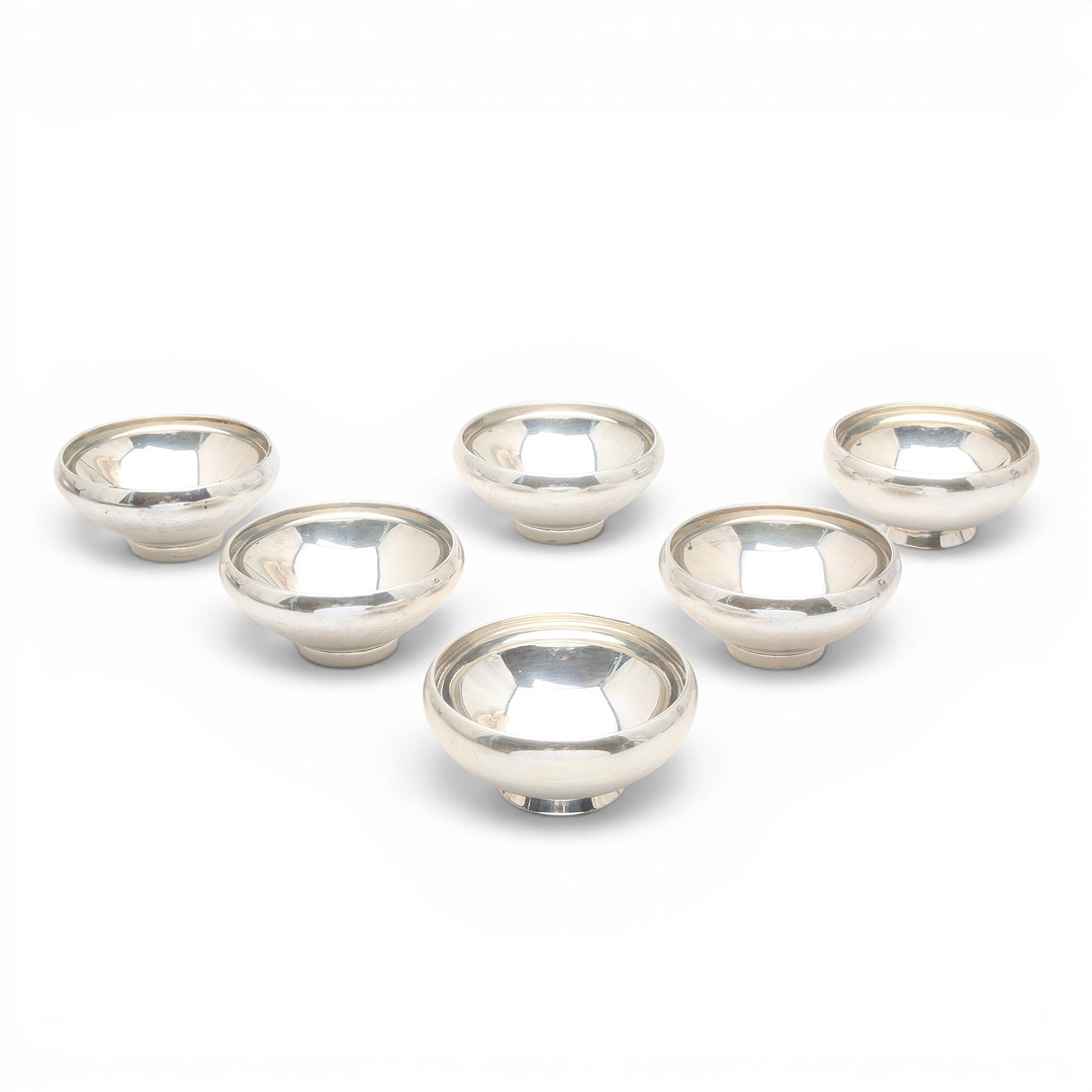 Set of six silver fruit bowls, 20th Century.
