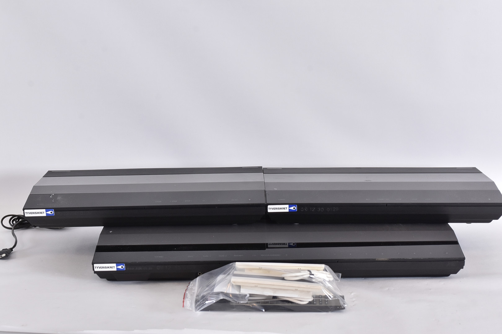 Bang & Olufsen: Beomaster 3500, Beogram CD 3500 BeoCord 3500 samt 3 Master Control link TYPE 2041 paneler.