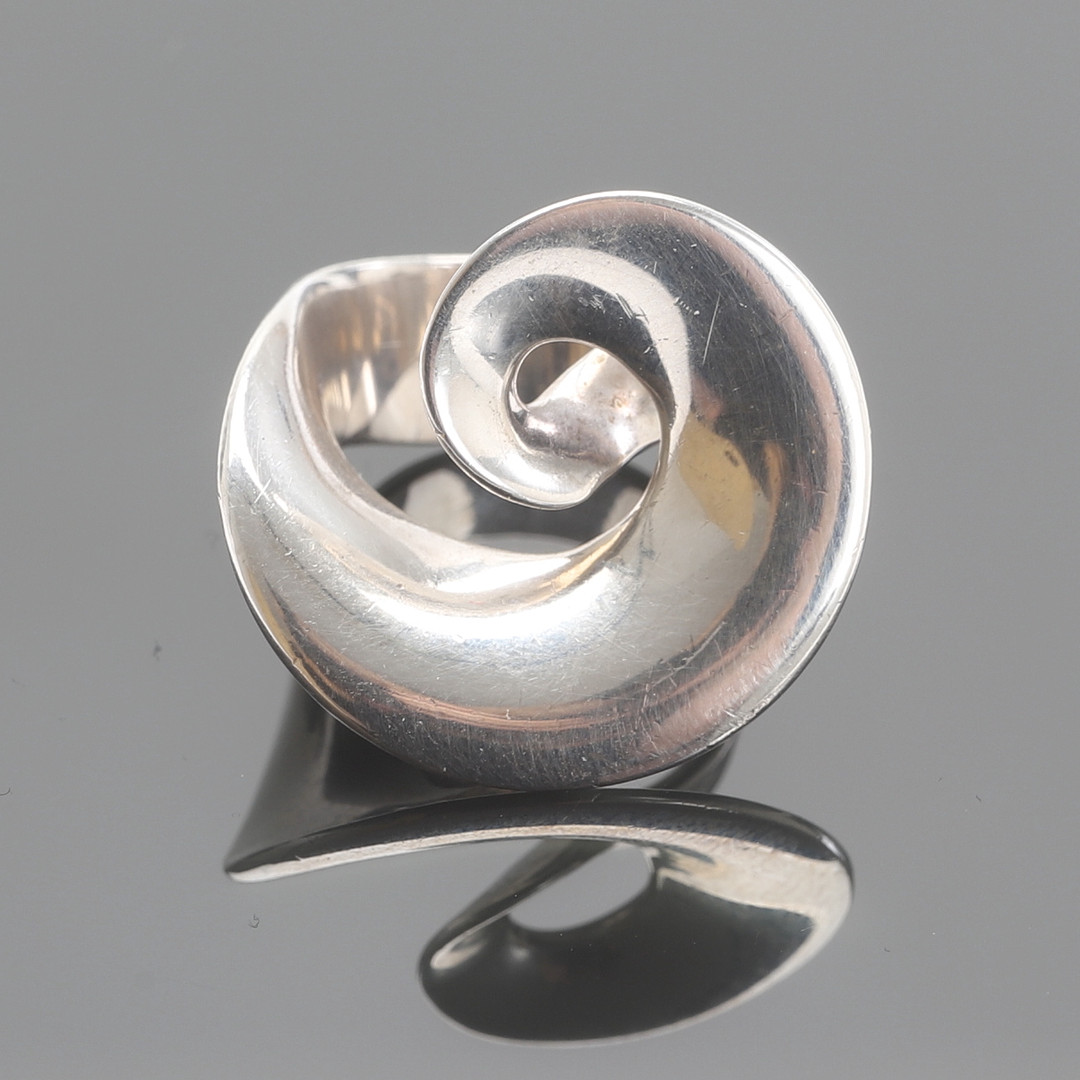 VIVIANNA TORUN BÜLOW-HÜBE. Ring, "Continuity", sterlingsilver, Gerg Jensen Danmark.