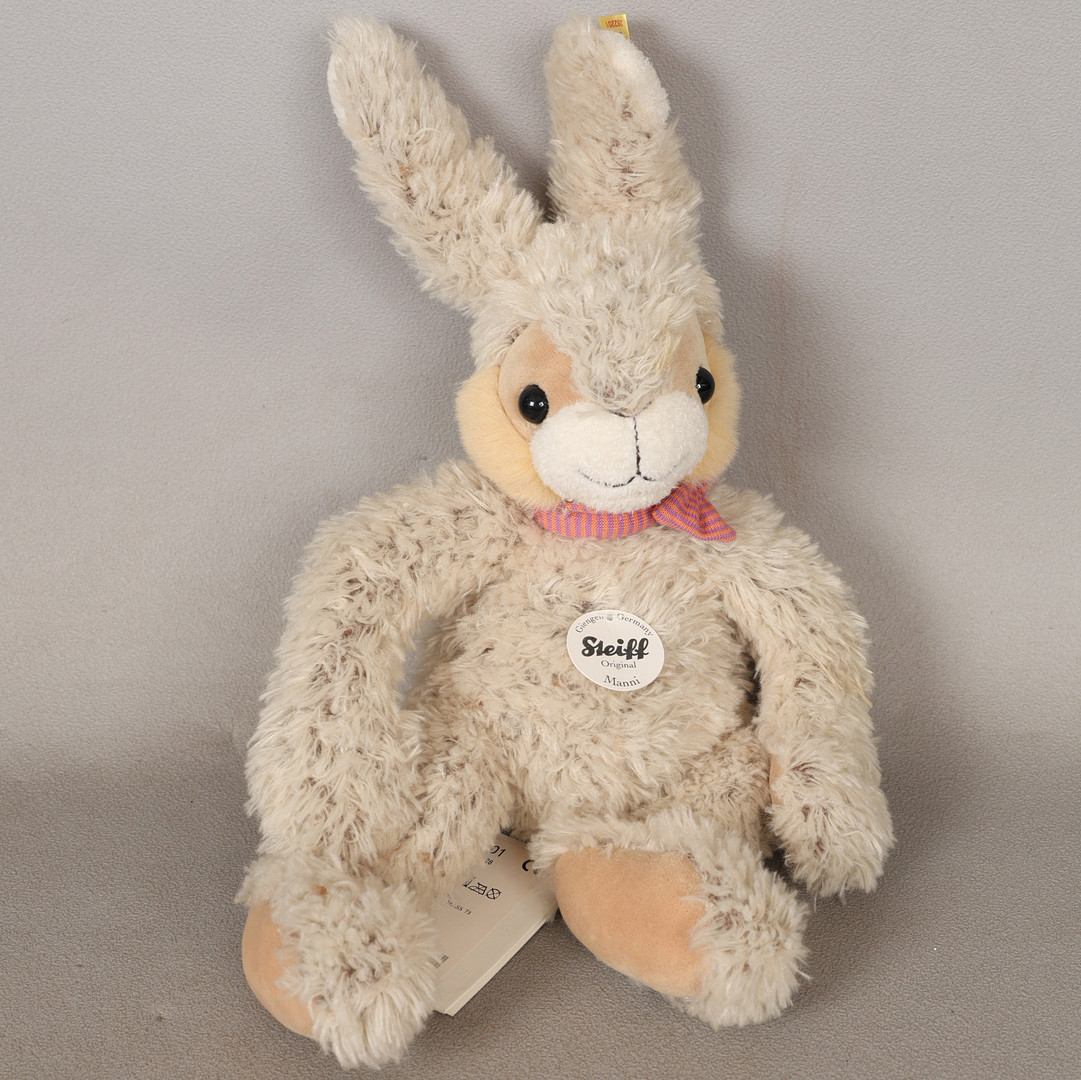 A STEIFF RABBIT 'MANNI'.