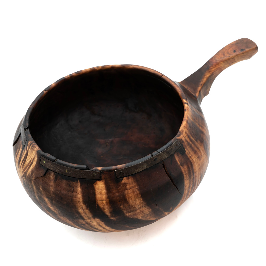 NÁPPHI/MJÖLKSTÄVA, sameslöjd, björk. 1800-tal.