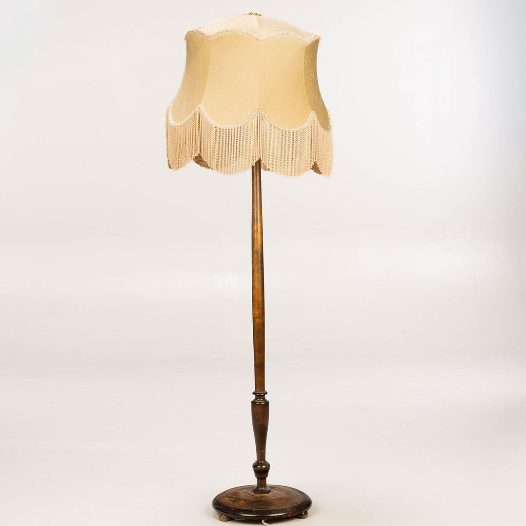GOLVLAMPA, trä, björk, 1900-talets första hälft.