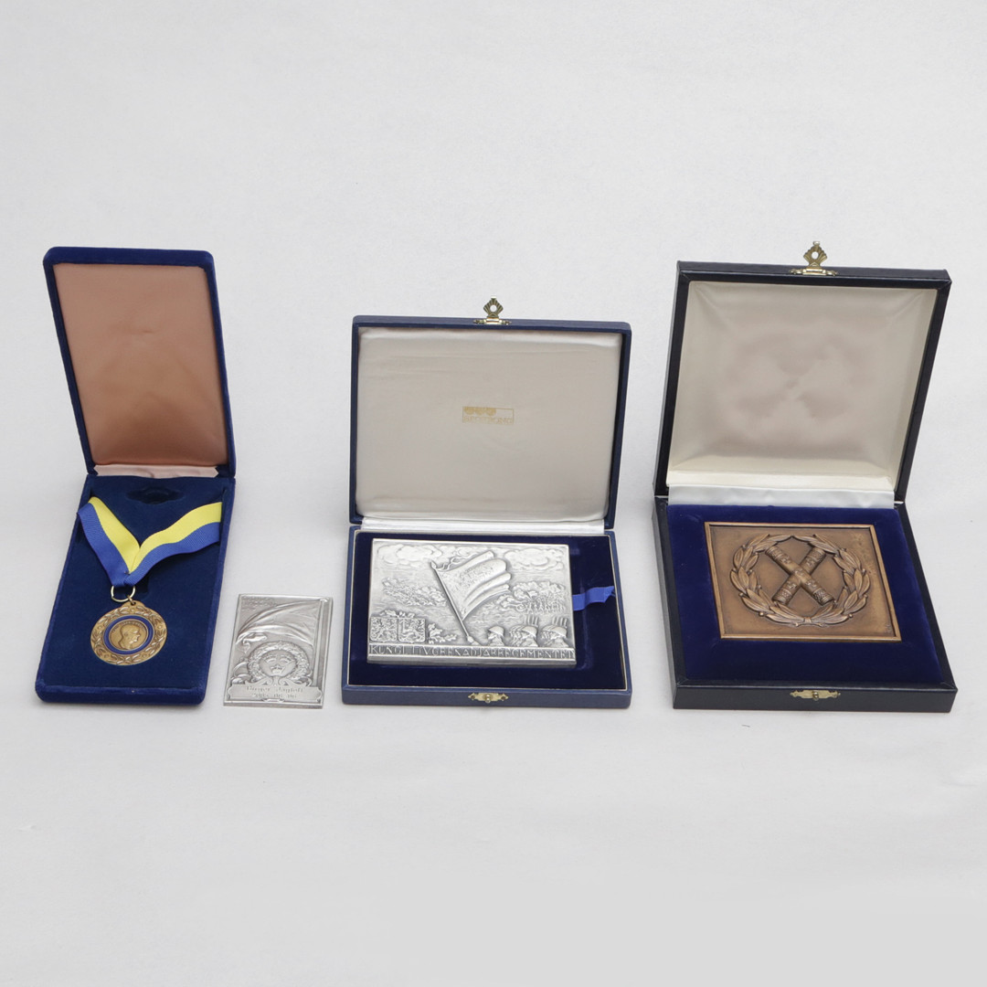 MEDALJER i askar.