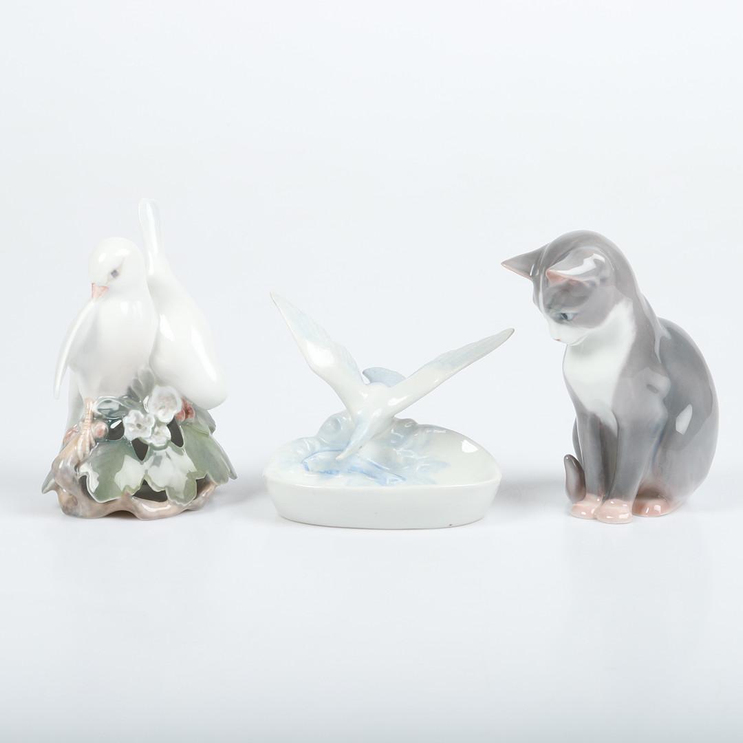 FIGURINER OCH SKÅL, 3 delar, porslin, bl. a. Bing & Gröndahl och Royal Copenhagen, Danmark.
