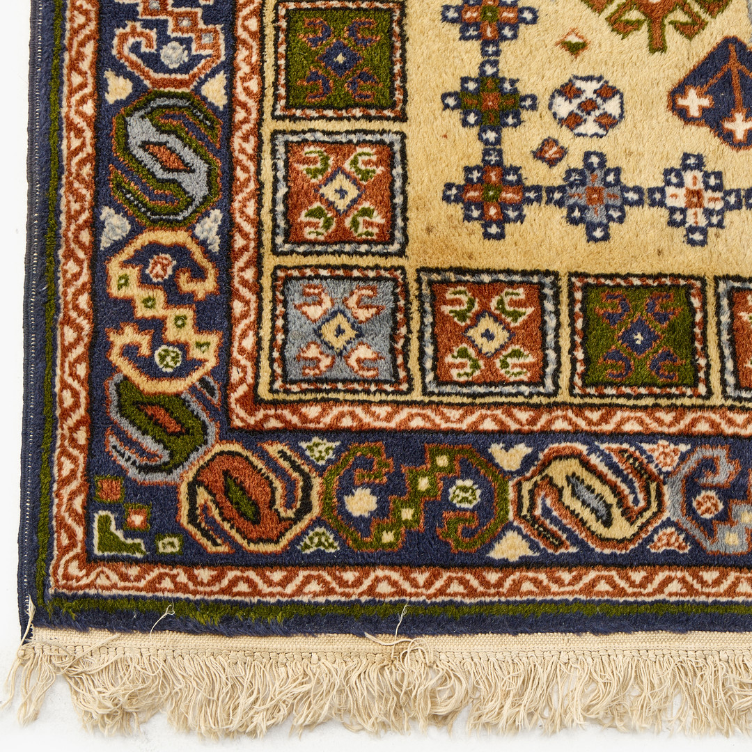 MATTA, kaukasiskt mönster, semiantik, 244 x 175 cm.