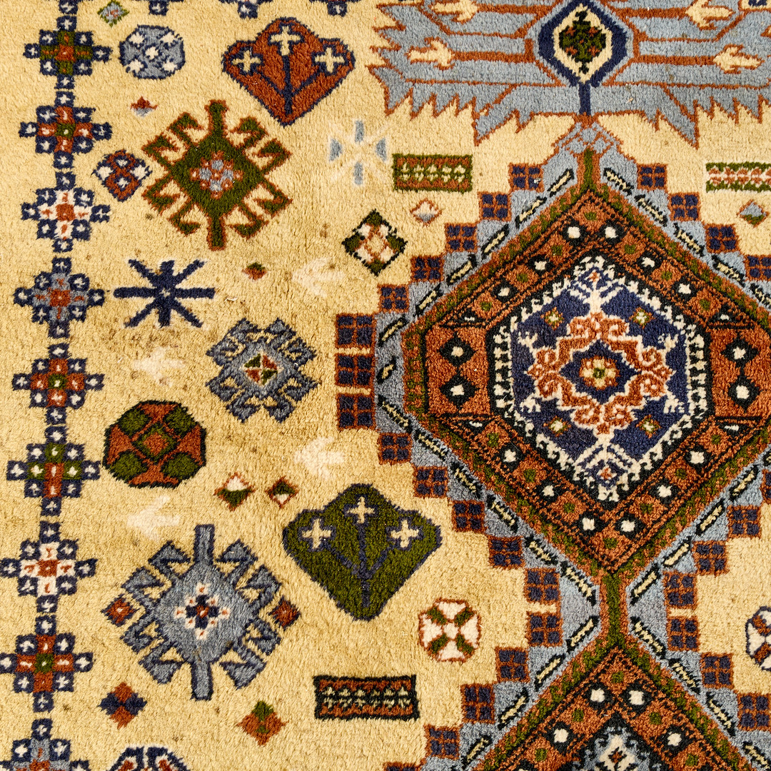 MATTA, kaukasiskt mönster, semiantik, 244 x 175 cm.