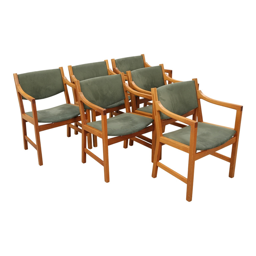 HANS J WEGNER. PP Møbler. Et sæt på seks armstole af massiv lys mahogni (6).