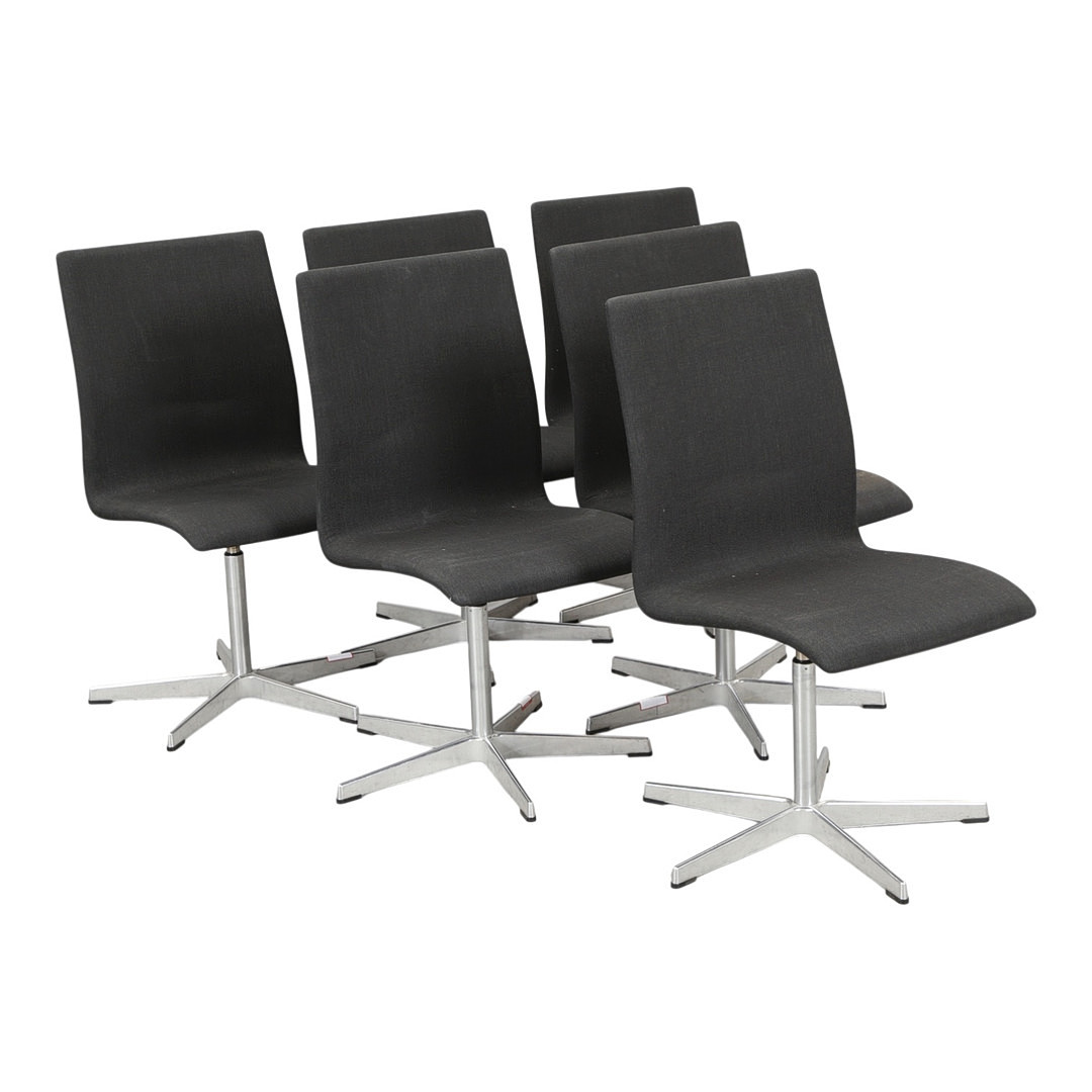 ARNE JACOBSEN. Fritz Hansen. Et sæt på seks "Oxford" stole (6).
