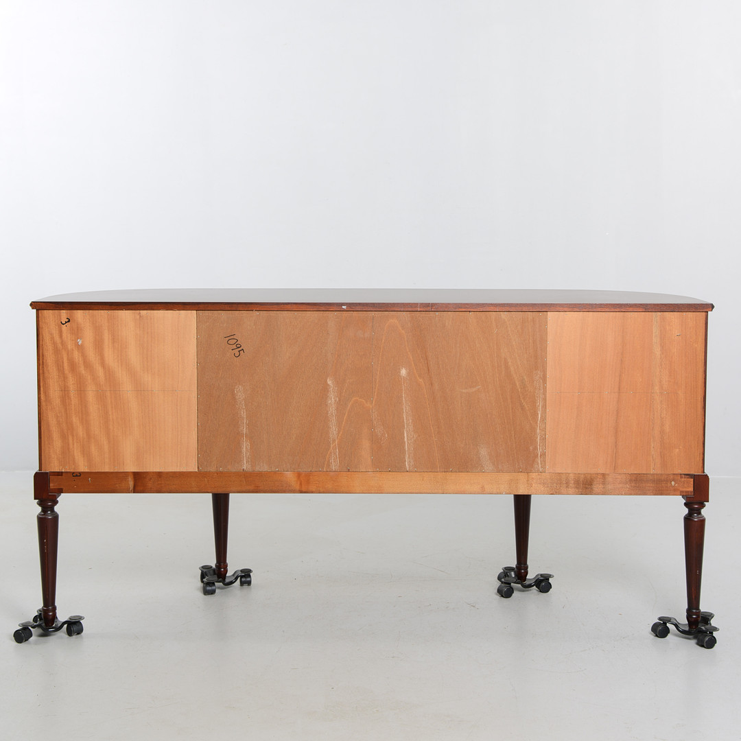 SIDEBOARD, gustaviansk stil, 1900-talets andra del.