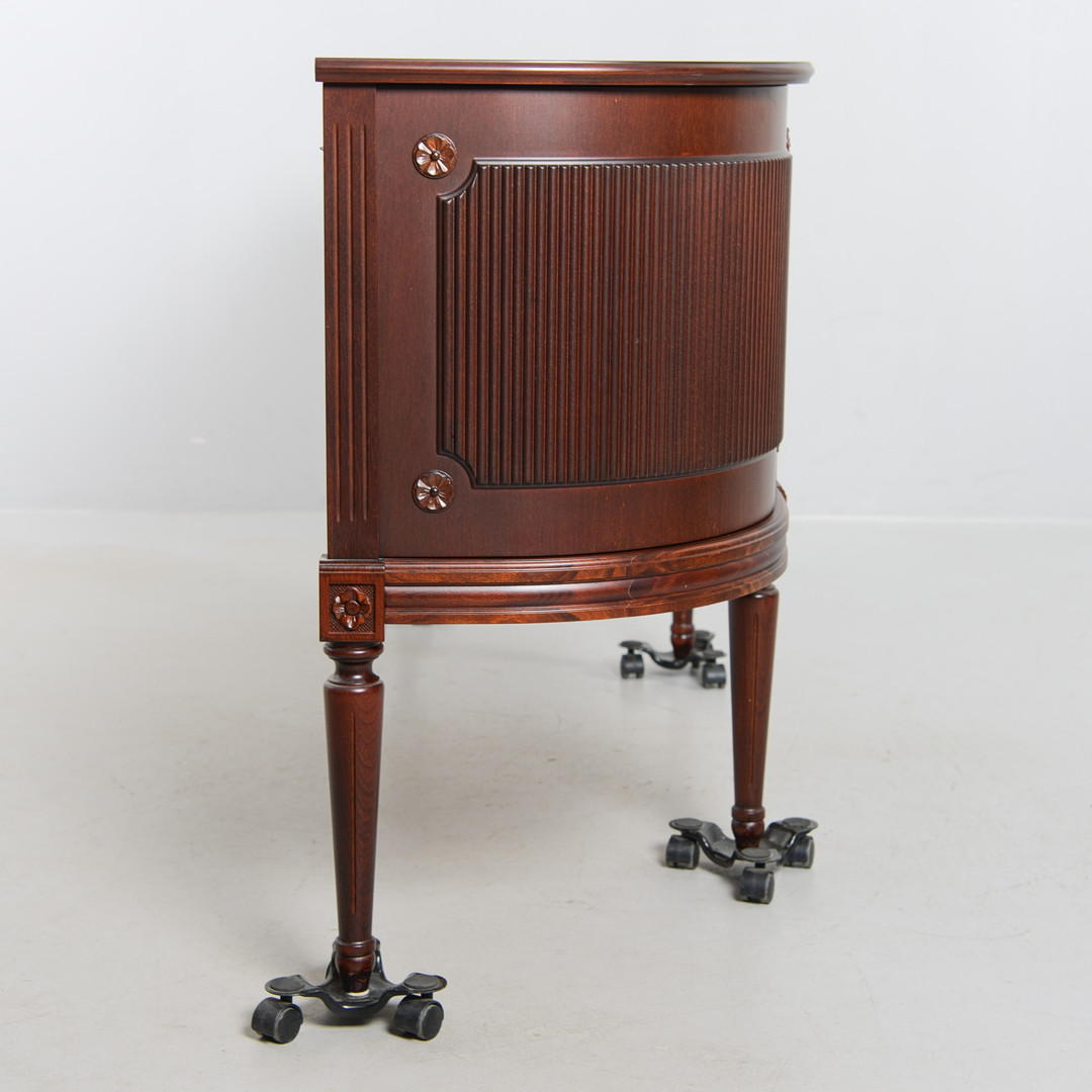 SIDEBOARD, gustaviansk stil, 1900-talets andra del.