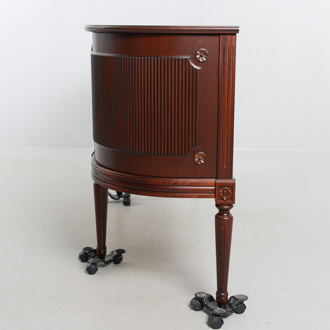 SIDEBOARD, gustaviansk stil, 1900-talets andra del.
