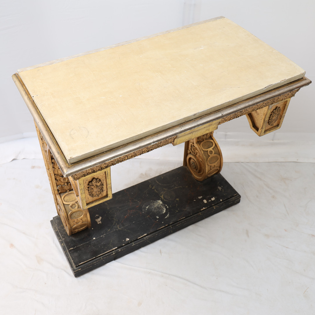 KONSOLBORD, Empire, 1800-talets början, bronserad och förgyllt, Marmorerad träskiva.