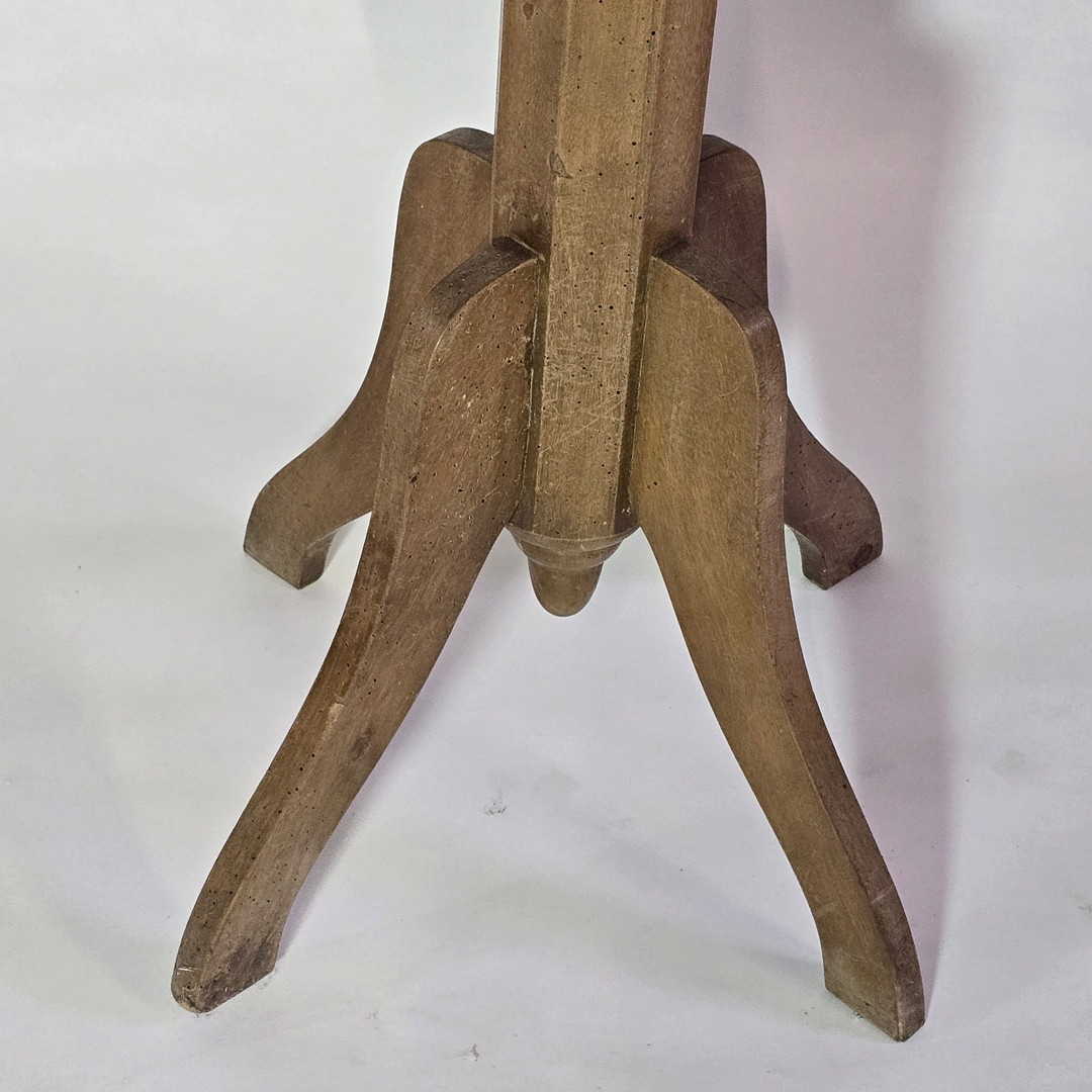 Kinderstuhl, Holz, drehbar.