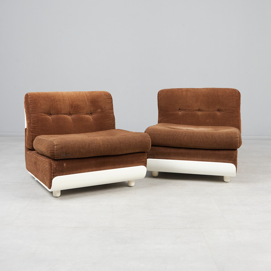 MARIO BELLINI. IM STIL VON. Paar Sessel / Lounge Chairs, Schichtholz, Cordstoff, 1970er Jahre (2).