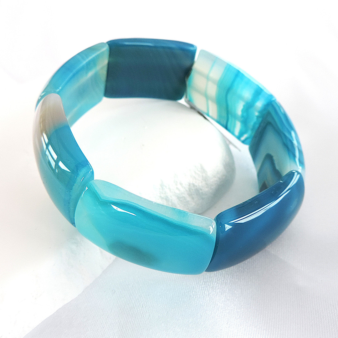 CHUNKY BRAZILIAN BLUE AGATE BRACELET.