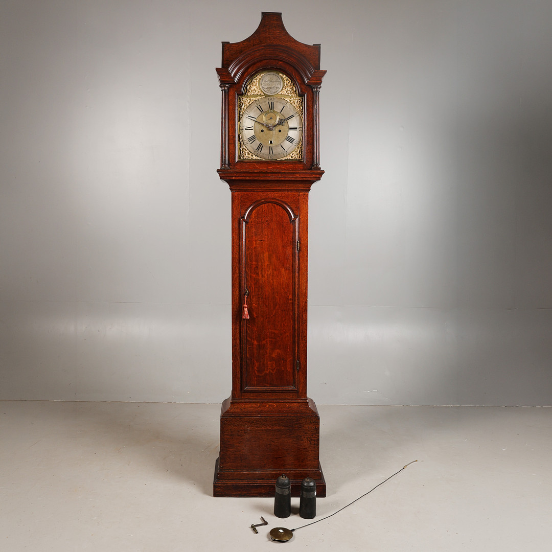 AN 18TH CENTURY OAK LONGCASE CLOCK, ROBERT GRINLING OF GREAT YARMOUTH.