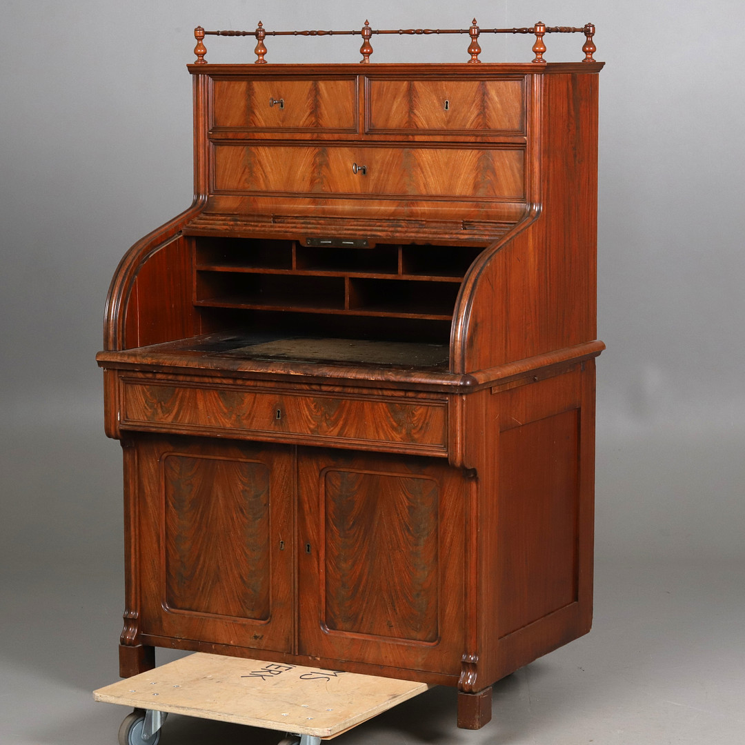 SEKRETÄR MED JALUSI, ca. 1850 - 1870.