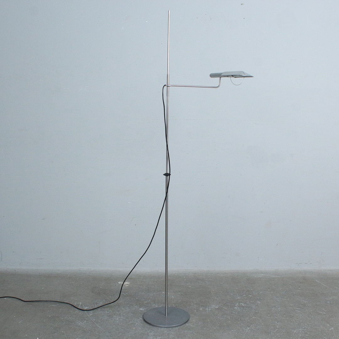 ROSEMARIE AND RICO BALTENSWEILER. für Baltensweiler, Stehlampe, Modell '' TRIAS S '' Entwurf von 1998.