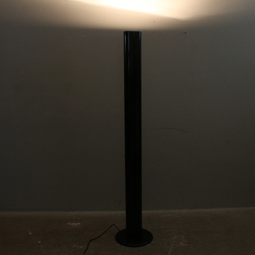 GIANFRANCO FRATTINI. Artemide. Stehleuchte / Deckenfluter 'Megaron Terra' Entwurf. 1979.