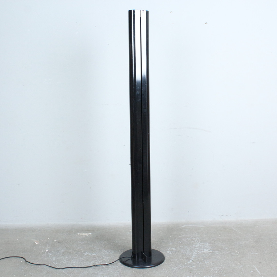 GIANFRANCO FRATTINI. Artemide. Stehleuchte / Deckenfluter 'Megaron Terra' Entwurf. 1979.