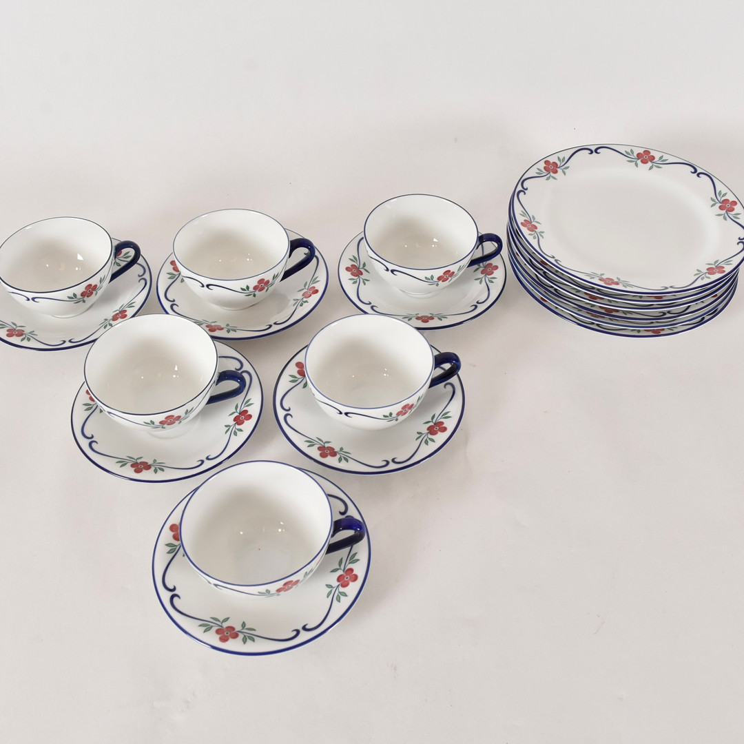 KAFFESERVISDELAR, porslin, Rörstrand, Sundborn.