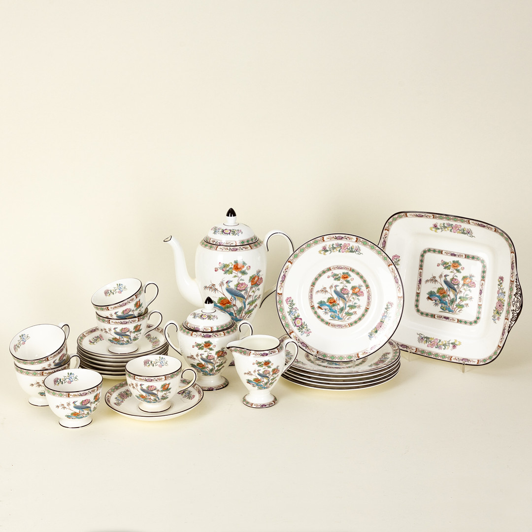 WEDGWOOD. Kaffeeservice für sechs Pesonen, Dekor ´Kutnai Crane`, Stoke-on -Trent, 2. Hälfte 20. Jh. (20).